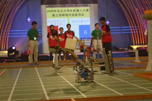 机器人大赛，智慧与想象力的碰撞，p站
手动机器人在比赛中发挥出色